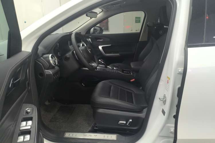 Used Wey VV5 2021 1.5T Two-Wheel Drive Color Pioneer