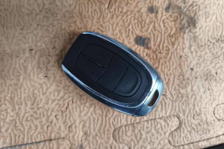 Used SAIC MAXUS G20 2021 Facelifted PLUS 2.0T Gasoline Automatic Luxury Edition Vehicle Key