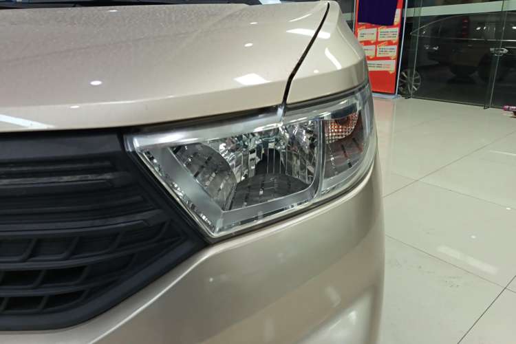 Used Wuling Hongguang V 2022 1.5L Jingqu Edition Electric-Assist LAR