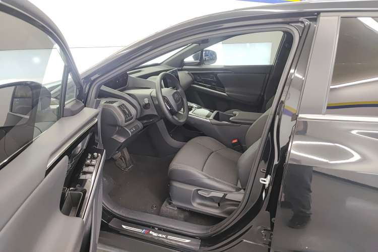 Used Toyota FAW bZ4X 2022 Two-Wheel-Drive Elite JOY Edition
