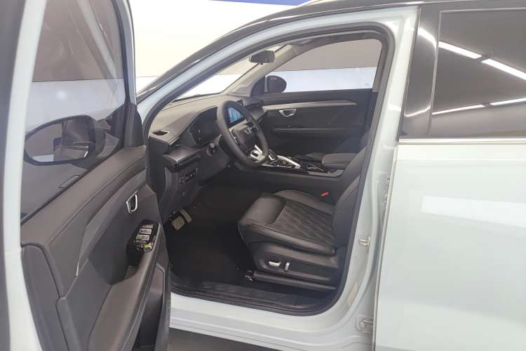 Used Wuling Asta 2022 2.0L DHT Electric-Speed Version