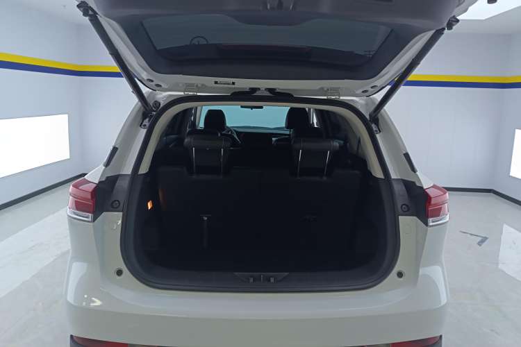 Used Oshan X7 PLUS 2023 Enjoy Edition 1.5T Automatic Pilot Model 7 Seats