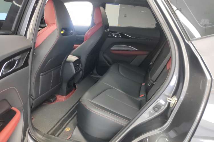 Used Oshan Z6 2023 Blue Whale 1.5T DCT Smart Luxury Model
