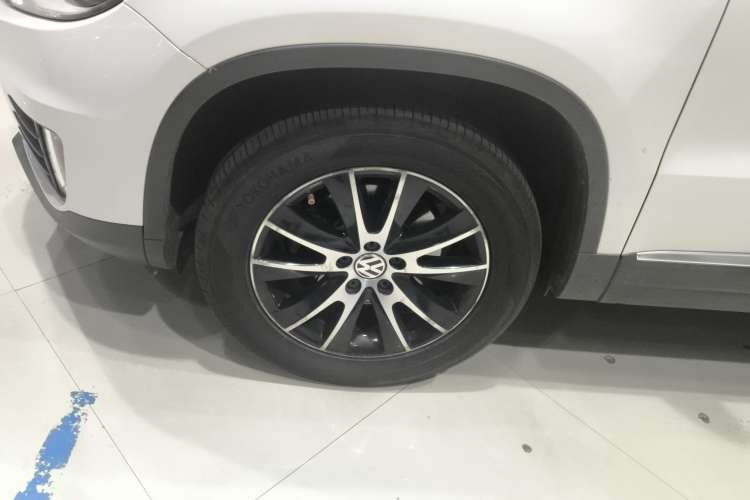 Used Volkswagen Tiguan L 2015 1.8TSI Automatic All-Wheel-Drive Luxury Model