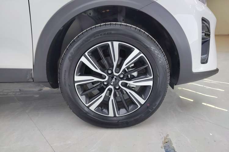 Used Kia kx1 Stonic 2021 1.4L CVT Sunroof Model