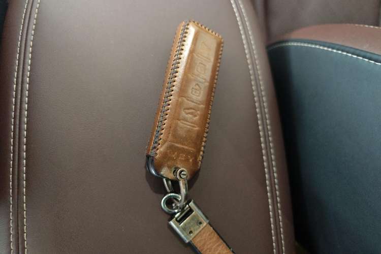 Used Wey VV6 2021 2.0T Two-Wheel Drive Smart Protection+