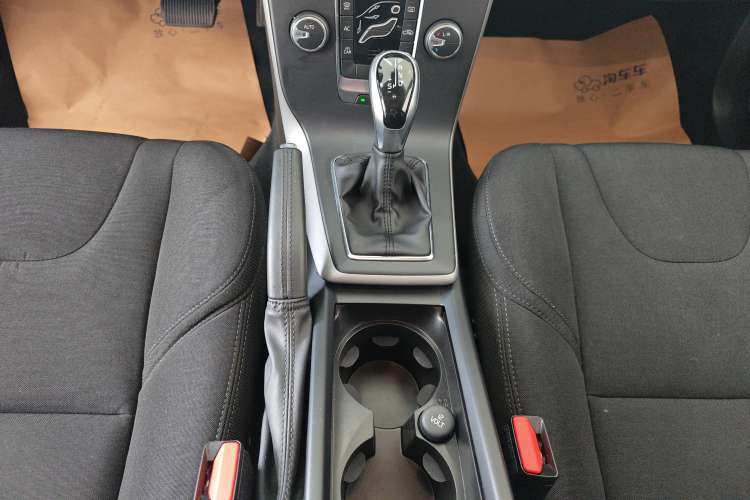 Used Volvo V40 2018 T3 Smart Edition