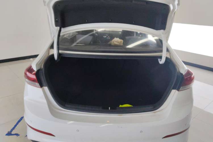 Used Hyundai Elantra (6th Generation / Lingdong) 2018 1.4T Dual-Clutch Xuan Dong · Dynamic Edition Trunk