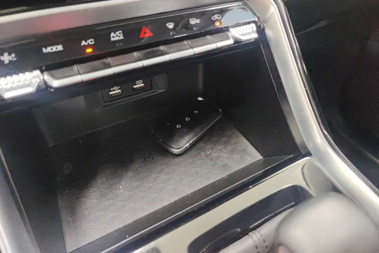 Used Wuling Asta 2022 2.0L DHT Electric-Speed Version