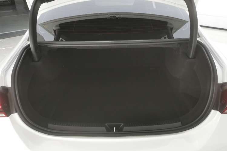 Used Mercedes-Benz A-Class 2022 Second Facelift A 200 L Sport Sedan Fashion Version
