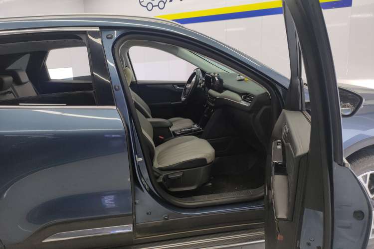 Used Ford Escape 2020 EcoBoost 245 Two-Wheel-Drive Titanium Edition