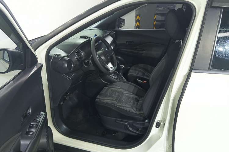 Used Nissan Kicks 2020 1.5L XE Manual Cool Edition
