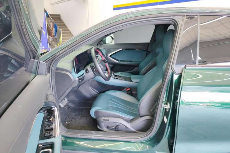 Used MG 7 2023 2.0T Automatic Trophy+ Ignition Glory Edition
