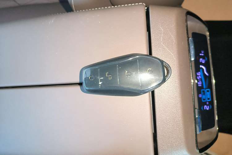 Used BYD Han 2024 EV Glory Edition 506KM Front-Wheel-Drive Premium Model