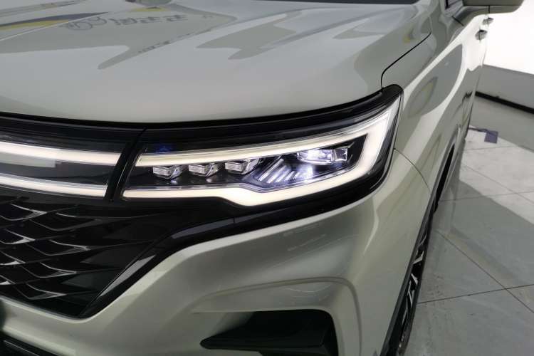 Used Roewe RX5 MAX 2021 Supreme Series 300TGI Automatic Luxury Cabin Edition