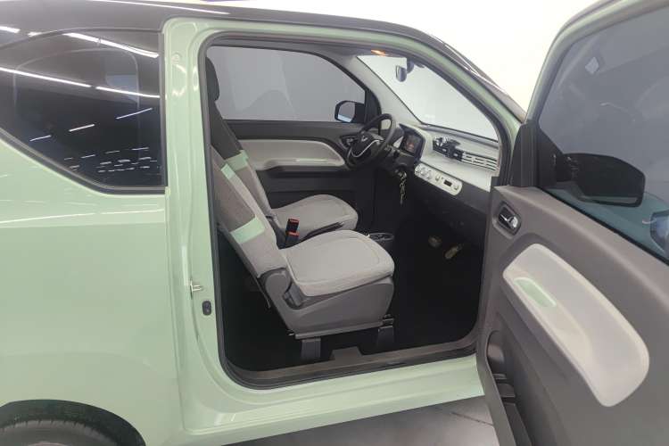 Used Wuling Hongguang MINIEV 2022 Macaron Premium Model – Lithium Iron Phosphate