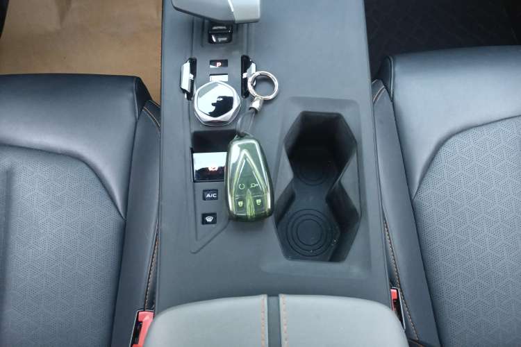 Used Oshan Z6 New Energy 2023 ZhiDian iDD 150KM Flagship PLUS