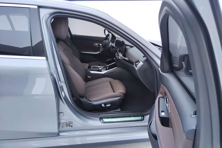 Used BMW i3 2022 eDrive 35 L
