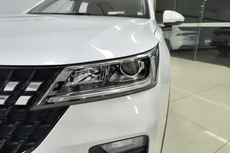 Used Wuling Alvez 2022 1.5L Manual Free-Style Model Left Front Headlight