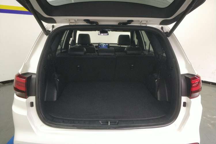 Used Kia KX7 2017 2.0T Automatic 4WD DLX 7-Seater