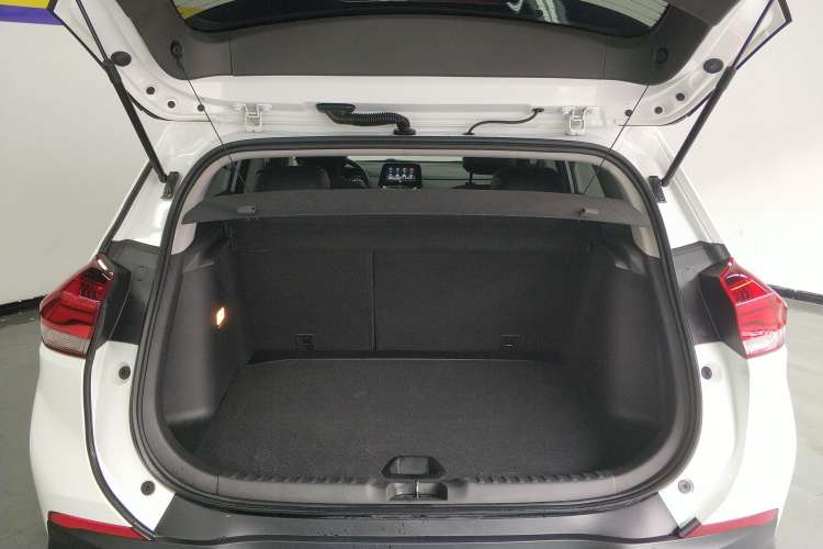 Used Chevrolet Trax 2021 Redline 335T CVT Top-Tier Model China VI Standard