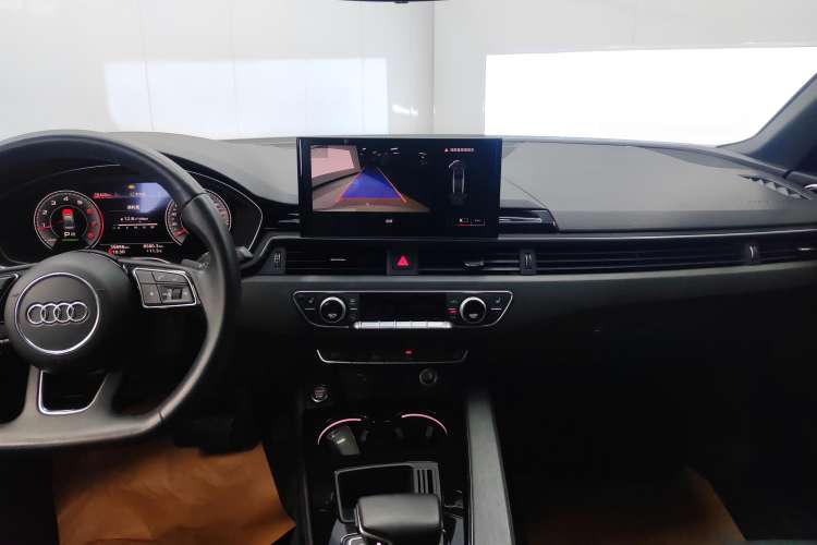 Used Audi A4L 2023 40 TFSI Luxury Dynamic Model
