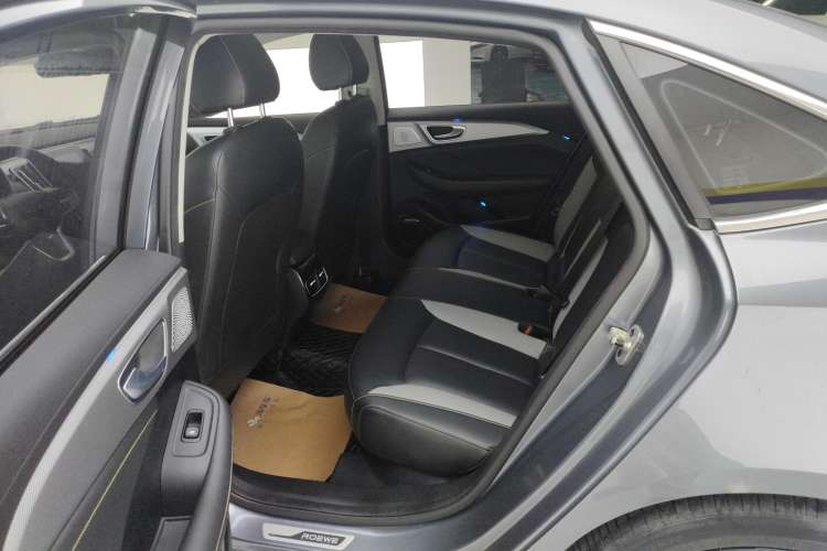 Used Roewe i6 MAX 2020 300TGI Automatic Cool & Stylish Skyroof Edition
