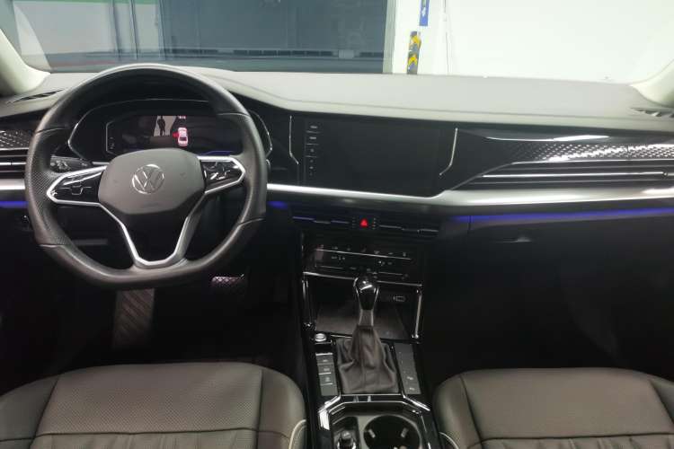 Used Volkswagen Passat 2022 330TSI Starry Luxury Edition