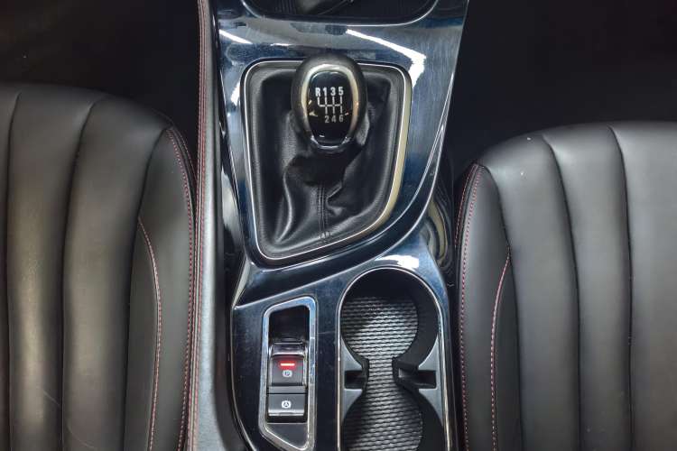 Used BAIC Beijing U7 2019 1.5T Manual Elite Version China VI
