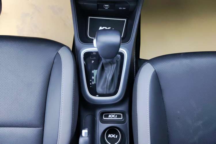 Used Kia kx1 Stonic 2021 1.4L CVT Sunroof Model