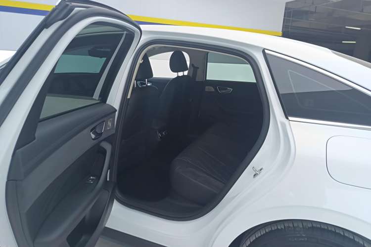 Used Roewe D7 2023 DMH 125km Excellence Edition