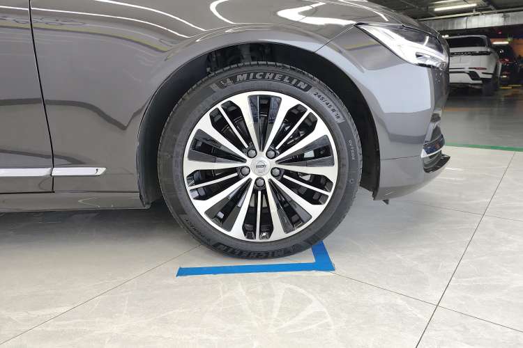 Used Volvo S90 2024 B5 Zhiyi Luxury Edition