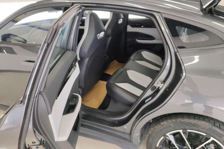 Used CHANGAN UNI-V iDD 2024 Blue Whale Smart Electric iDD 136km Luxury Model