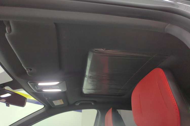 Used Changan UNI-V iDD 2023 Zhidian iDD 1.5T 113km Smart & Fun Version (Rapid Edition)