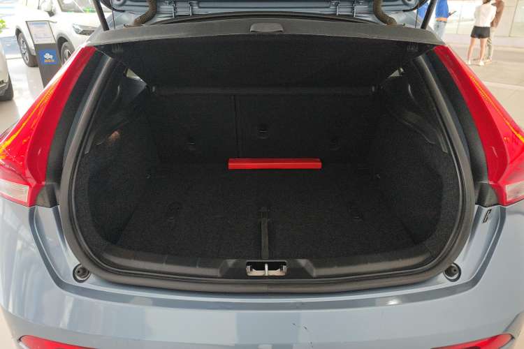 Used Volvo V40 2018 T3 Smart Edition