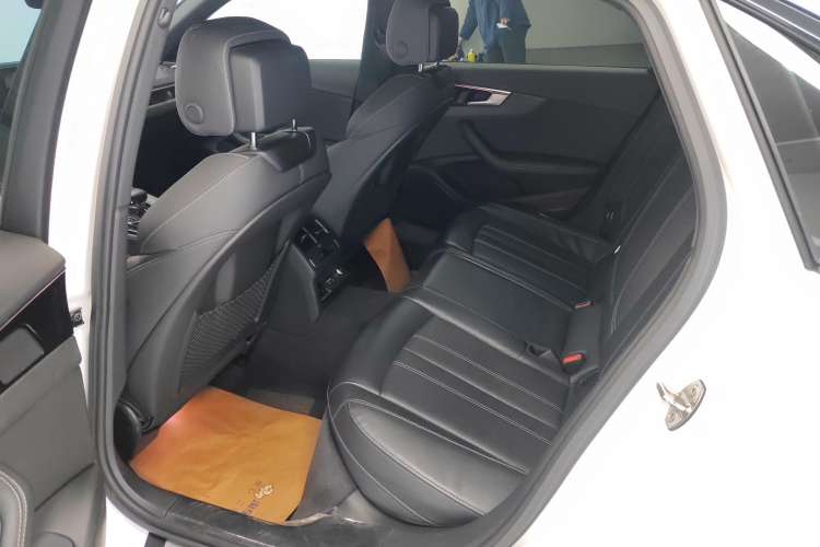 Used Audi A4L 2023 40 TFSI Luxury Dynamic Model
