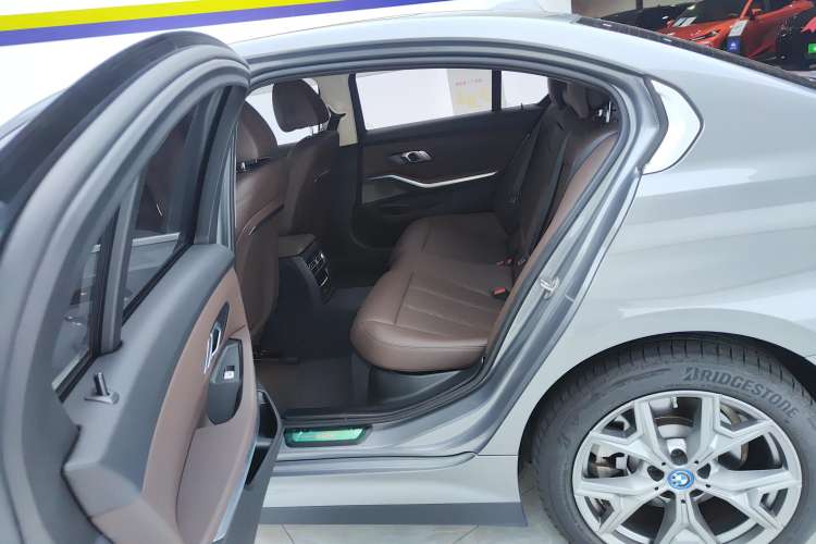 Used BMW i3 2022 eDrive 35 L
