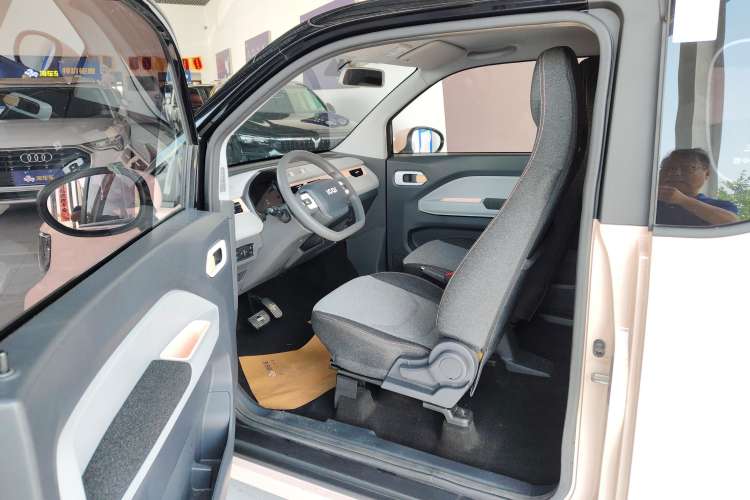 Used Chery New Energy QQ Ice Cream 2022 120km Conical Shape Lithium Iron Phosphate