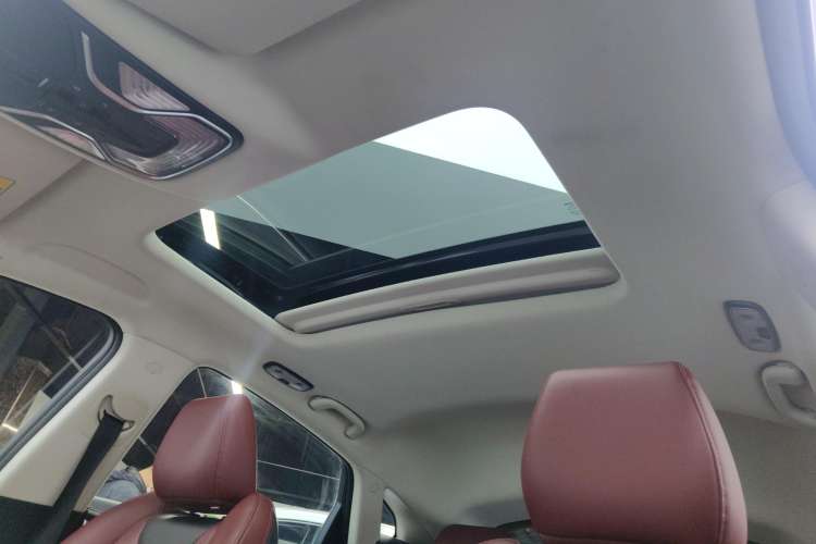 Used Changan CS85 COUPE 2023 1.5T DCT Luxury Version
