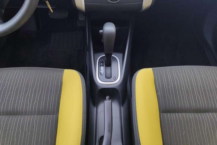 Used Venucia R50X 2013 1.6L Automatic Model