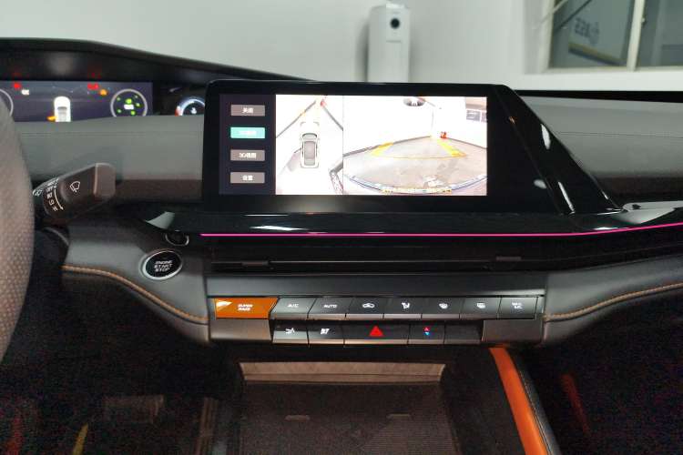 Used Changan UNI-V 2022 1.5T Prestige Version