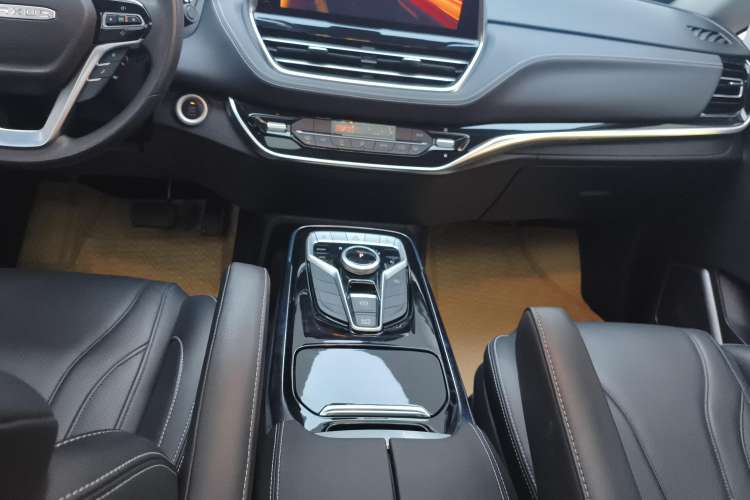 Used SAIC MAXUS G20 2021 Facelifted PLUS 2.0T Gasoline Automatic Luxury Edition Gear Lever