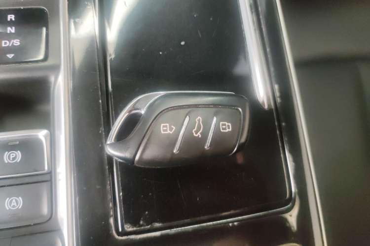 Used Roewe i6 MAX 2020 300TGI Automatic Cool & Stylish Skyroof Edition
