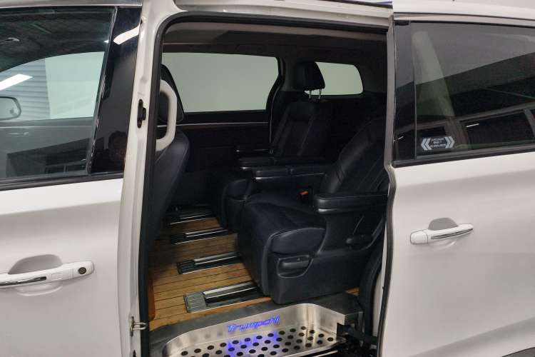 Used GAC Trumpchi M8 2019 320T Ultimate Edition Right Rear Seat