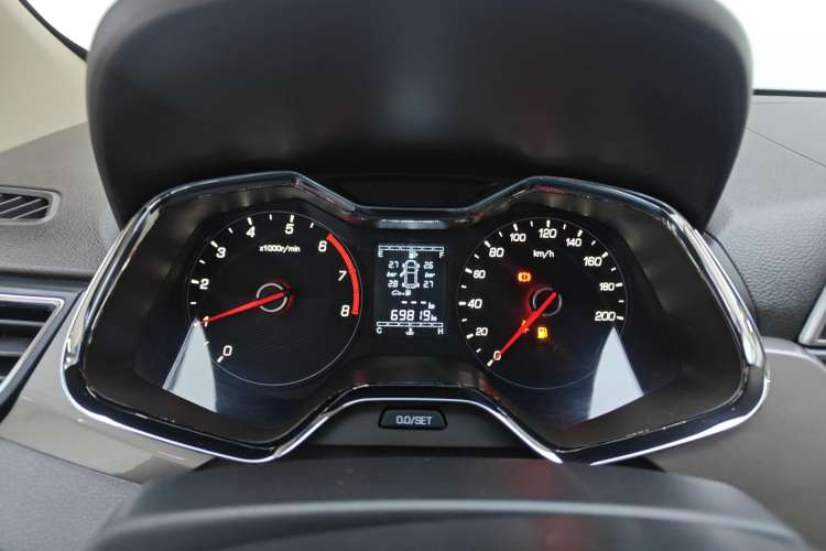 Used Baojun 310W 2017 1.5L Manual Fashion Model China V