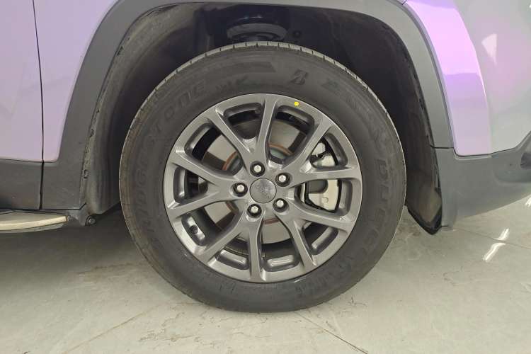 Used Jeep Cherokee 2020 2.0L Two-Wheel Drive Classic Sports Edition
