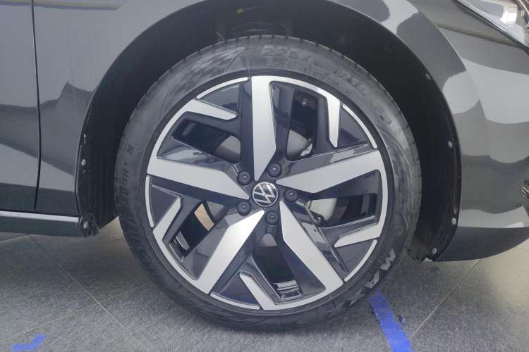 Used Volkswagen Lamando 2023 Lavida L 280TSI DSG Cool & Spicy Edition