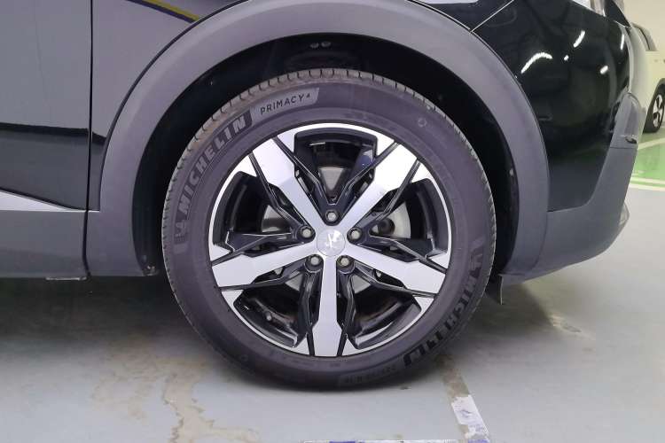 Used Peugeot 4008 2019 360THP BLACKPACK Obsidian Edition Left Rear Wheel Hub