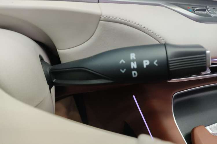 Used VOYAH FREE 2024 Ultra-Long Range Intelligent Driving Version Gear Lever