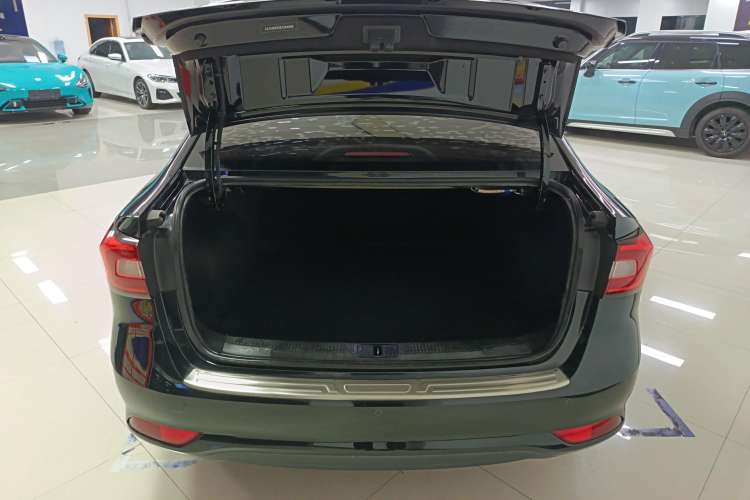 Used Roewe i5 2020 1.5L Automatic 4G Connected Linghao Edition
